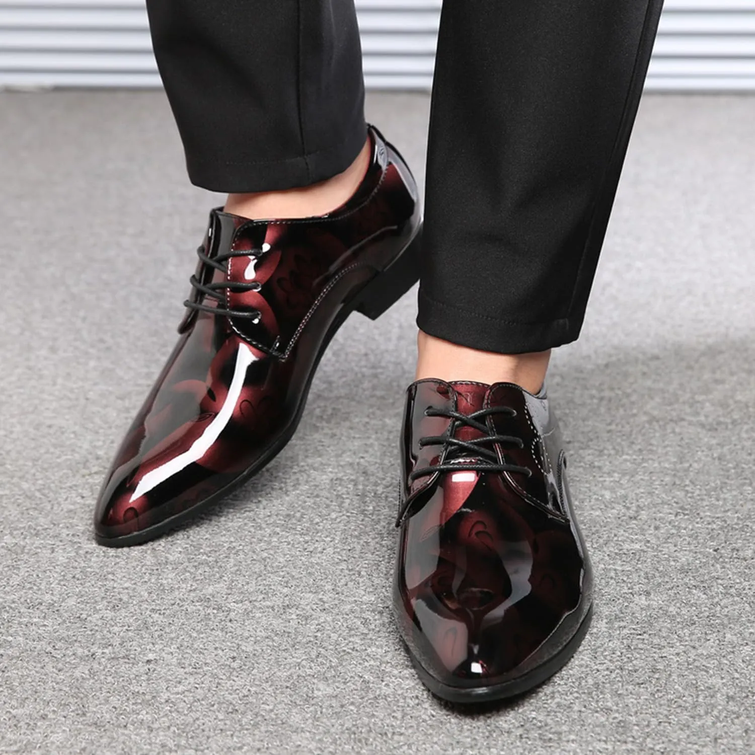 Men's Dress Shoes Fashion Floral Patent Leather Tuxedo Oxfords Formal Business Wedding Shoes Classic Suit Shoes