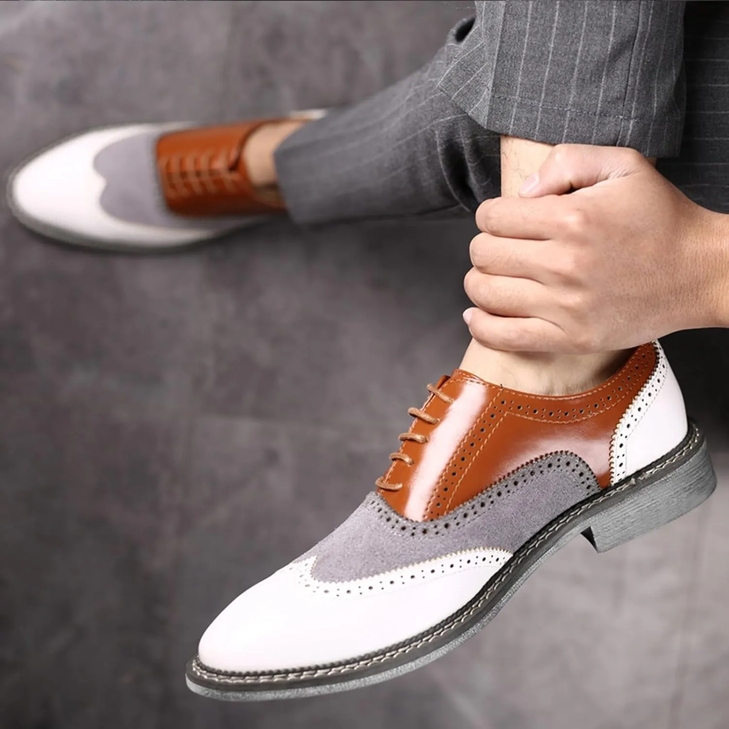 Men's Leather lace-up Brogues Dress Oxford Shoes Classic Wingtip Two Tone Derby Gatsby Prom Shoes Fashion Round Toe Business Formal Leather Shoes